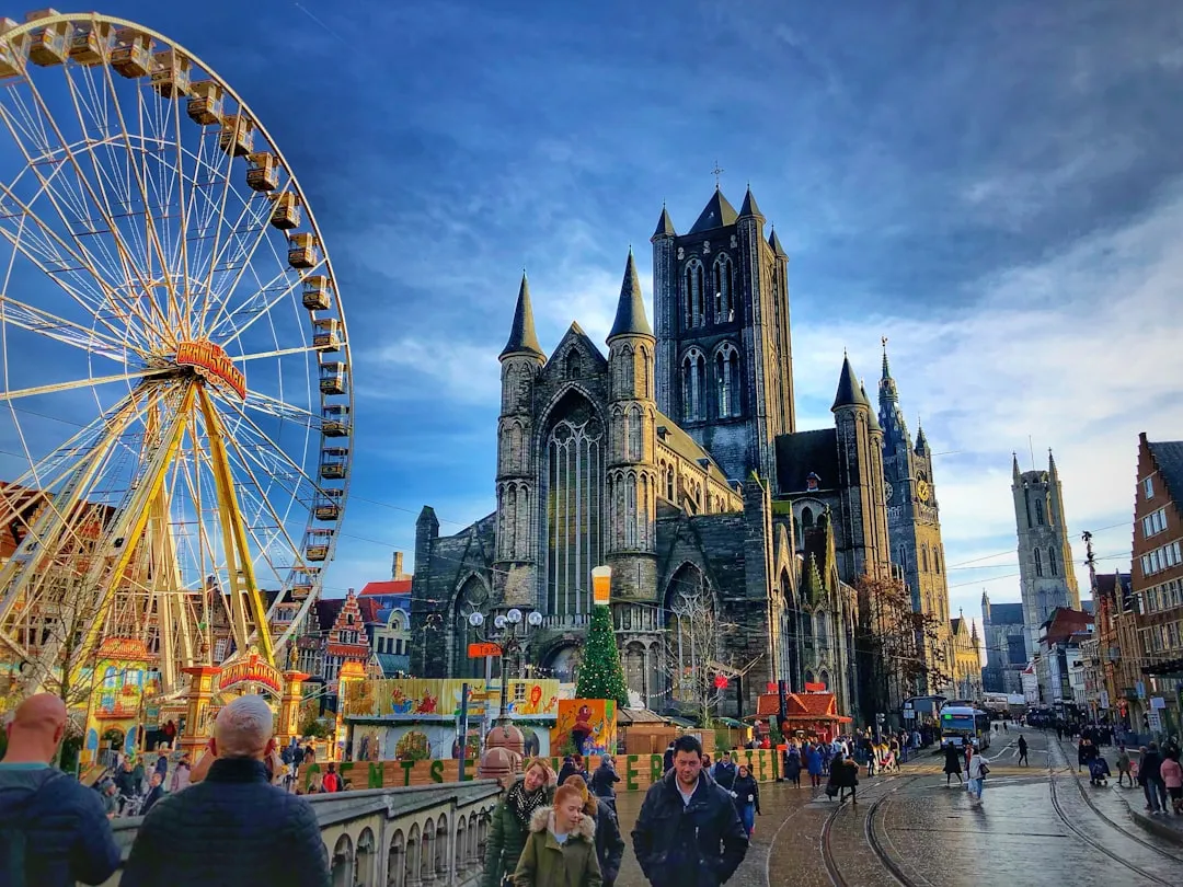 België